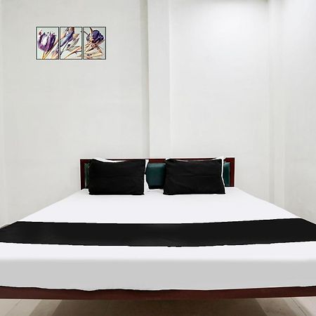 Hotel O The Moon Bareilly Exterior foto