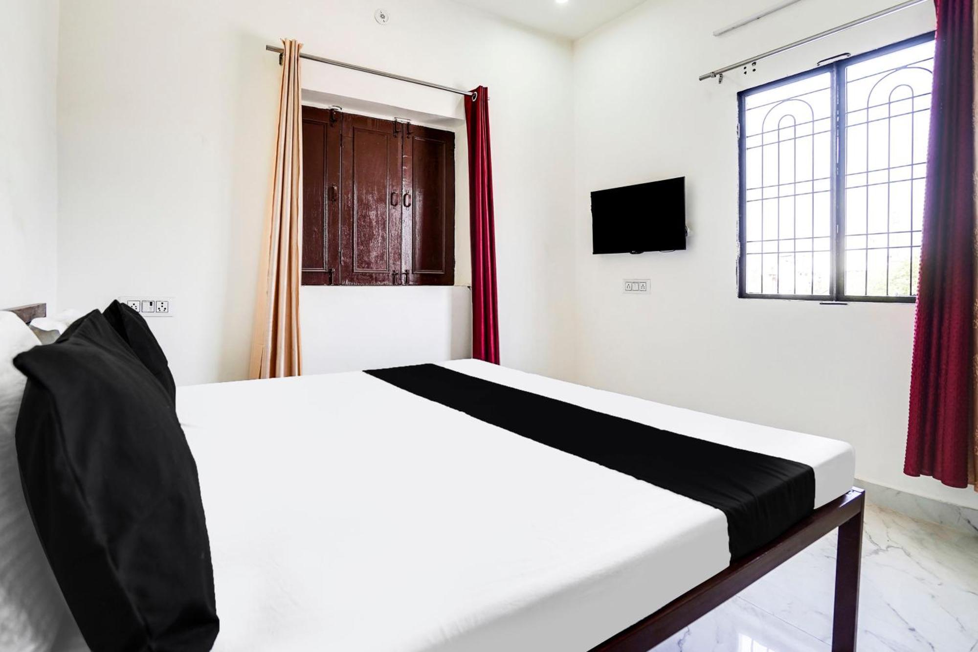 Hotel O The Moon Bareilly Exterior foto